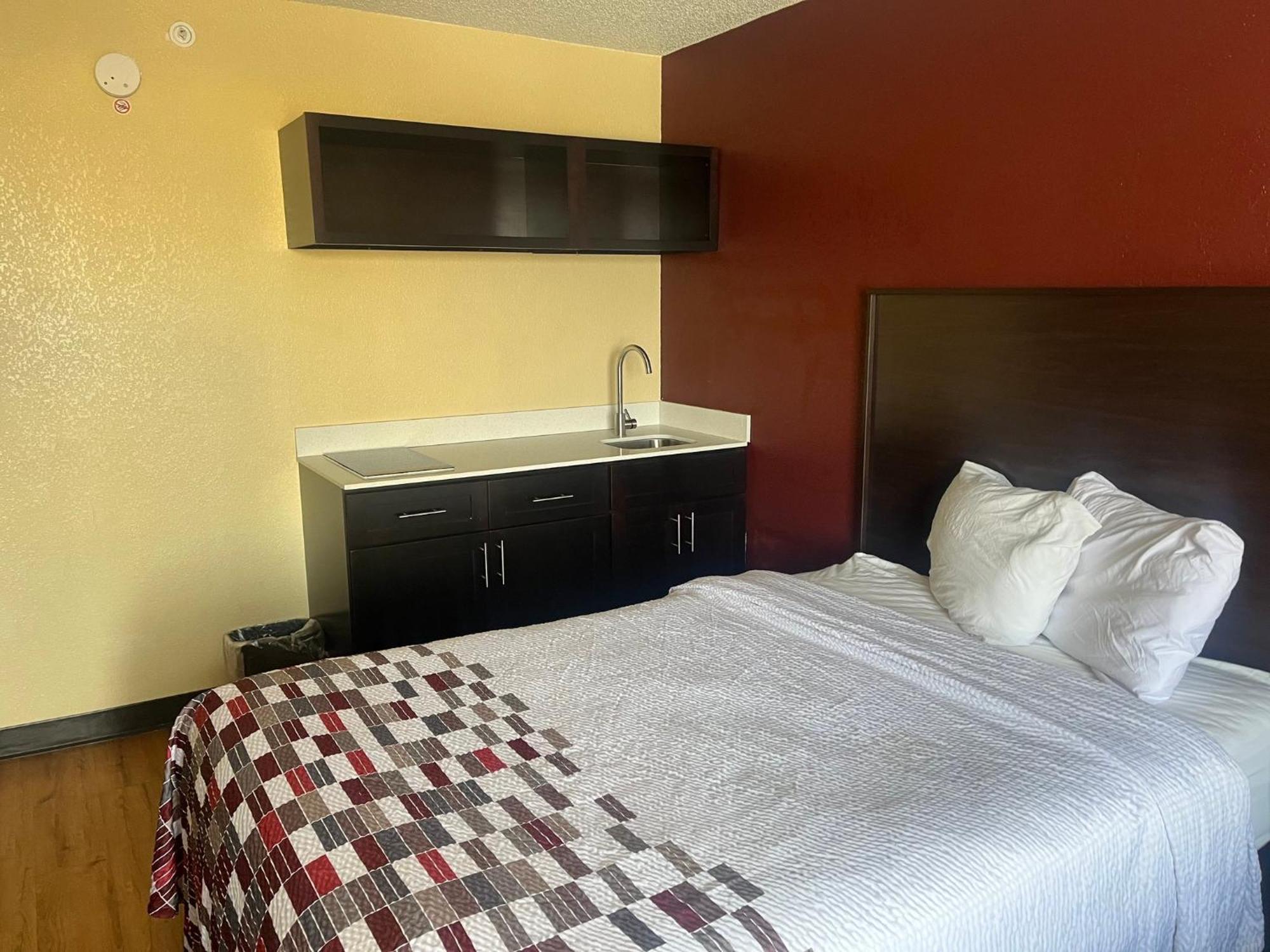 Red Roof Inn & Suites Indianapolis Airport Dış mekan fotoğraf